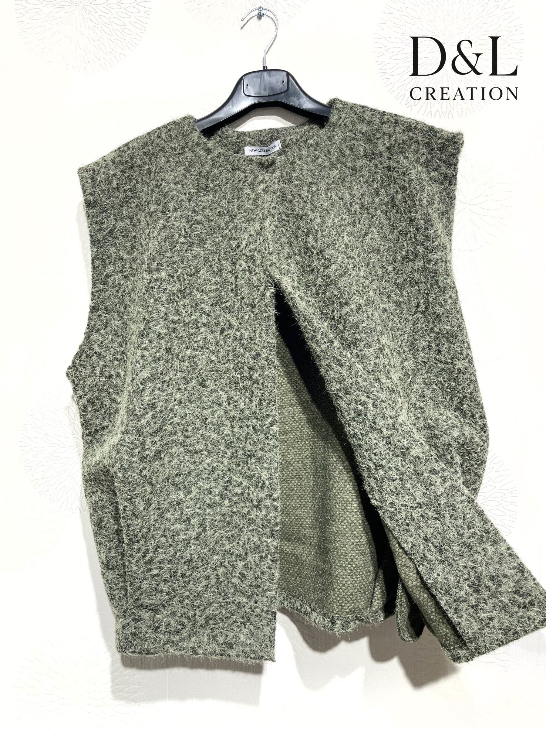 Sleeveless vest with pockets sizes 10 to 18 Stora Storlekar