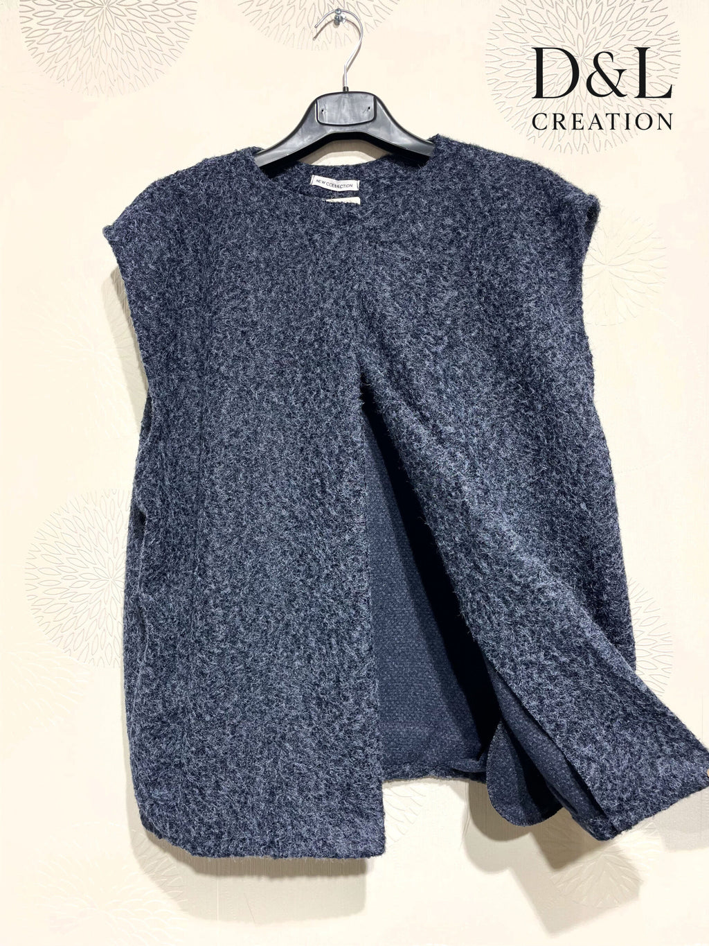 Sleeveless vest with pockets sizes 10 to 18 Stora Storlekar