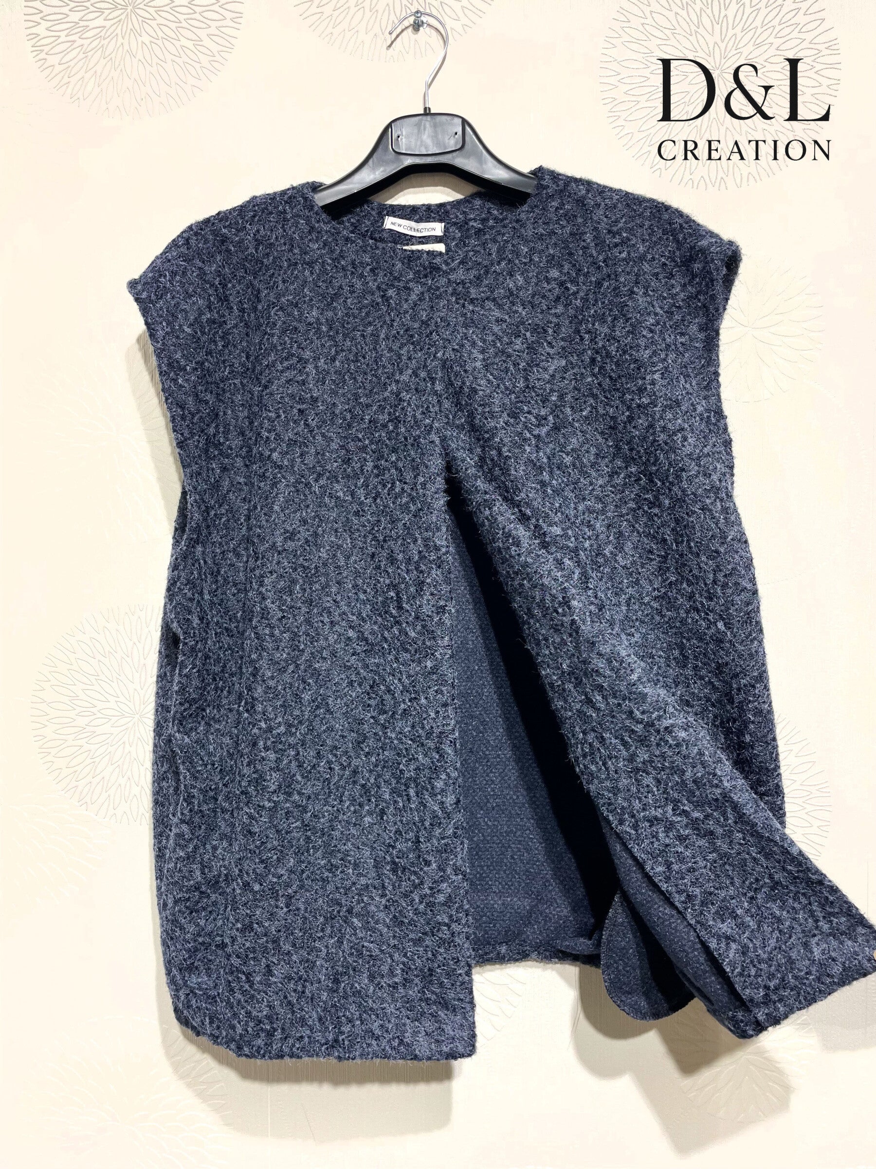 Sleeveless vest with pockets sizes 10 to 18 Stora Storlekar