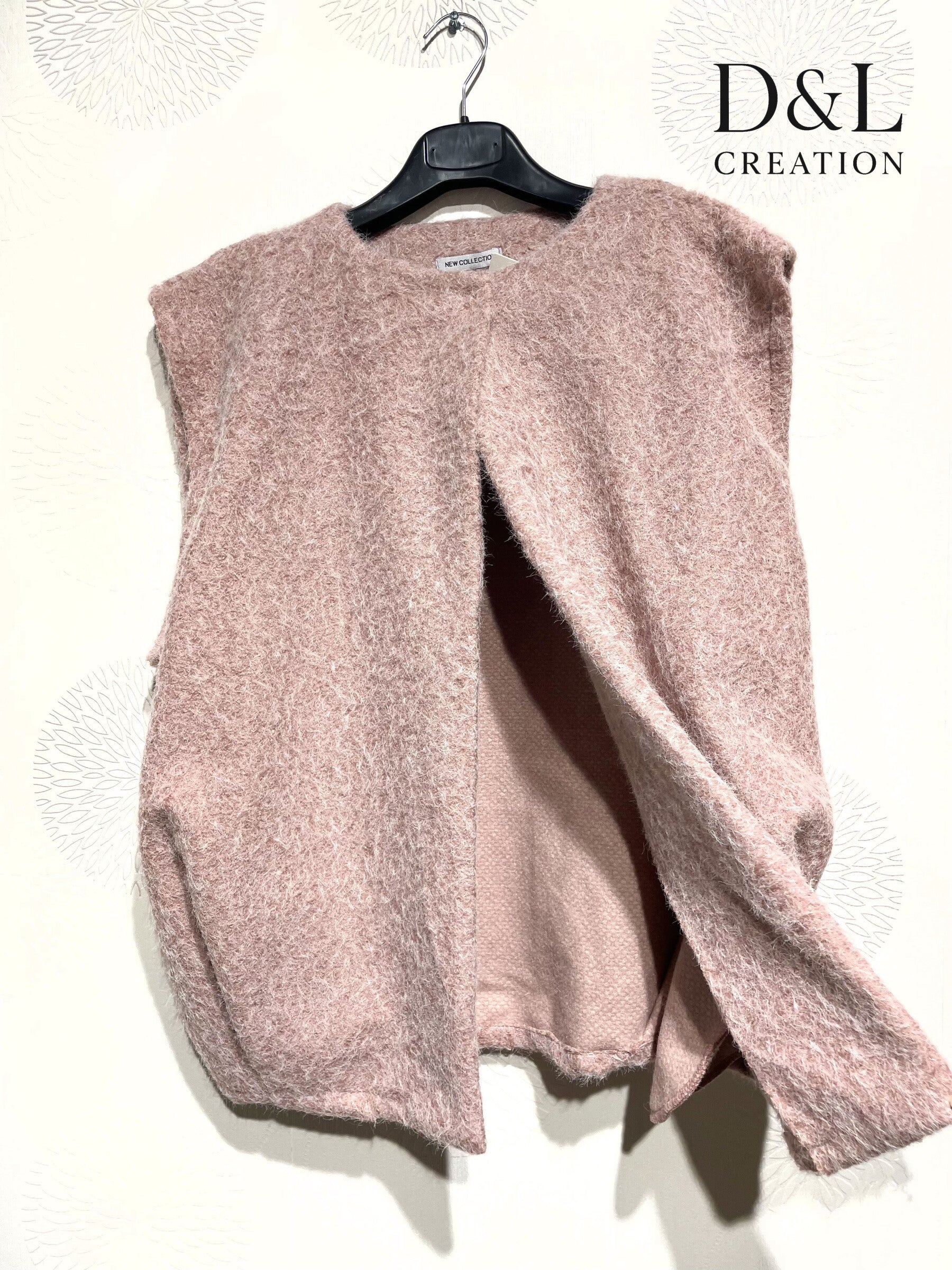 Sleeveless vest with pockets sizes 10 to 18 Stora Storlekar