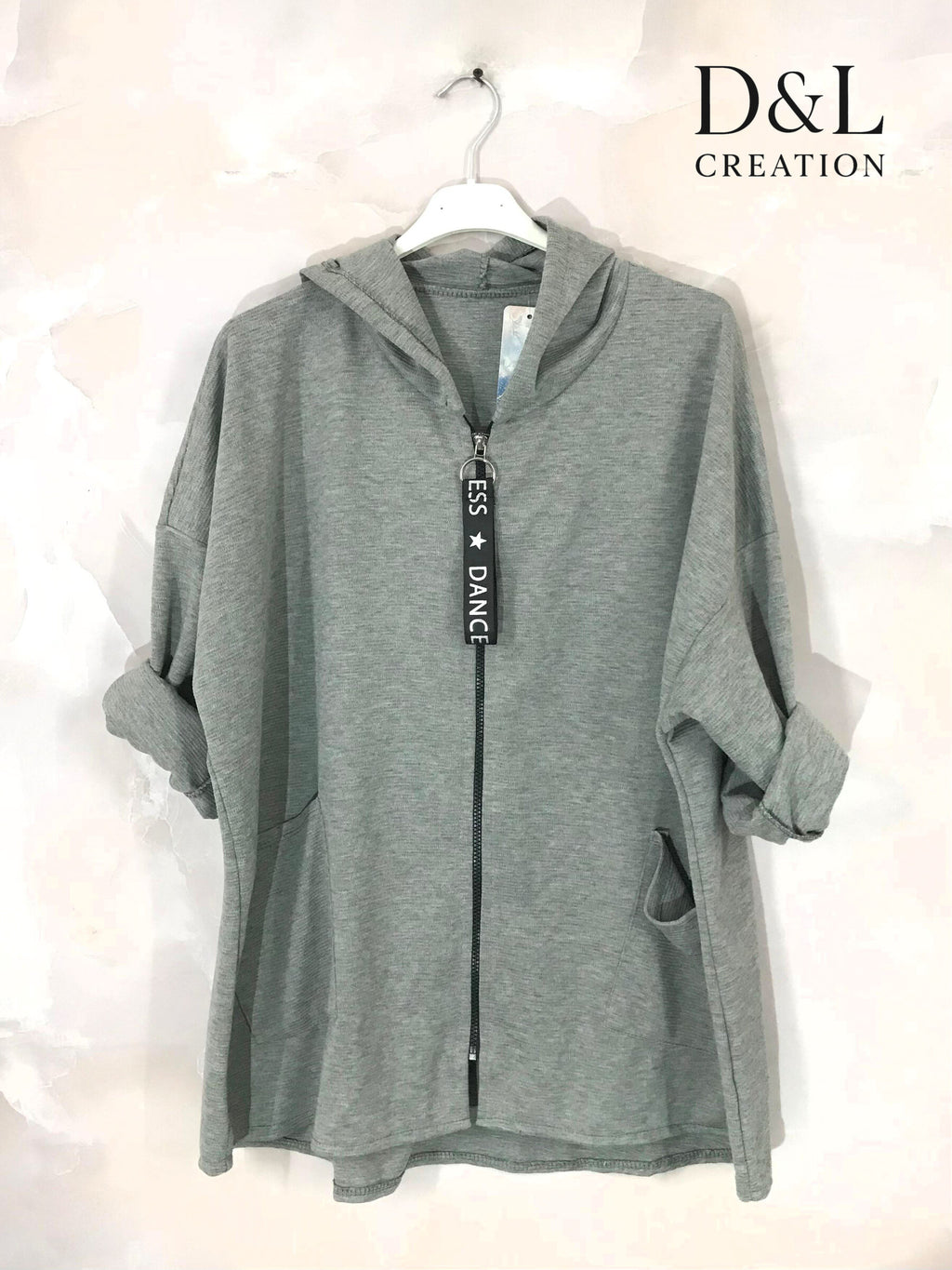 Plus-size sportswear vest with hood and pockets