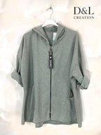 Plus-size sportswear vest with hood and pockets