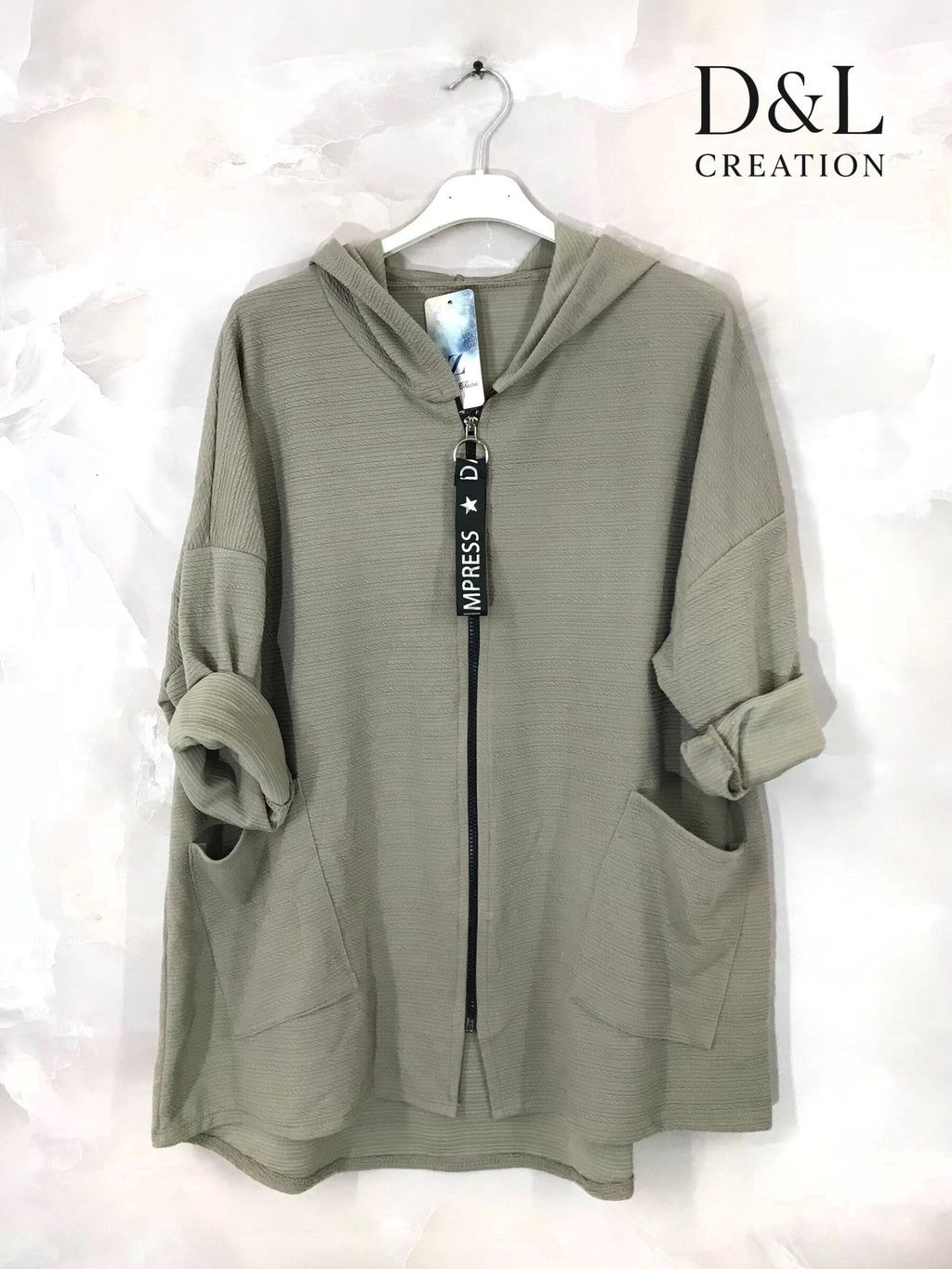 Plus-size sportswear vest with hood and pockets