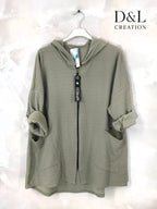 Plus-size sportswear vest with hood and pockets