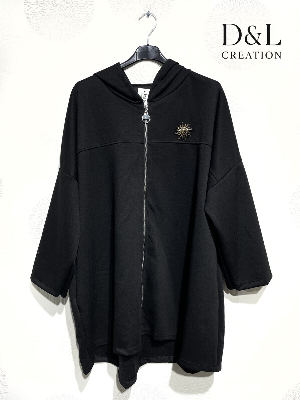 Soft plus-size sportswear cardigan with sun brooch