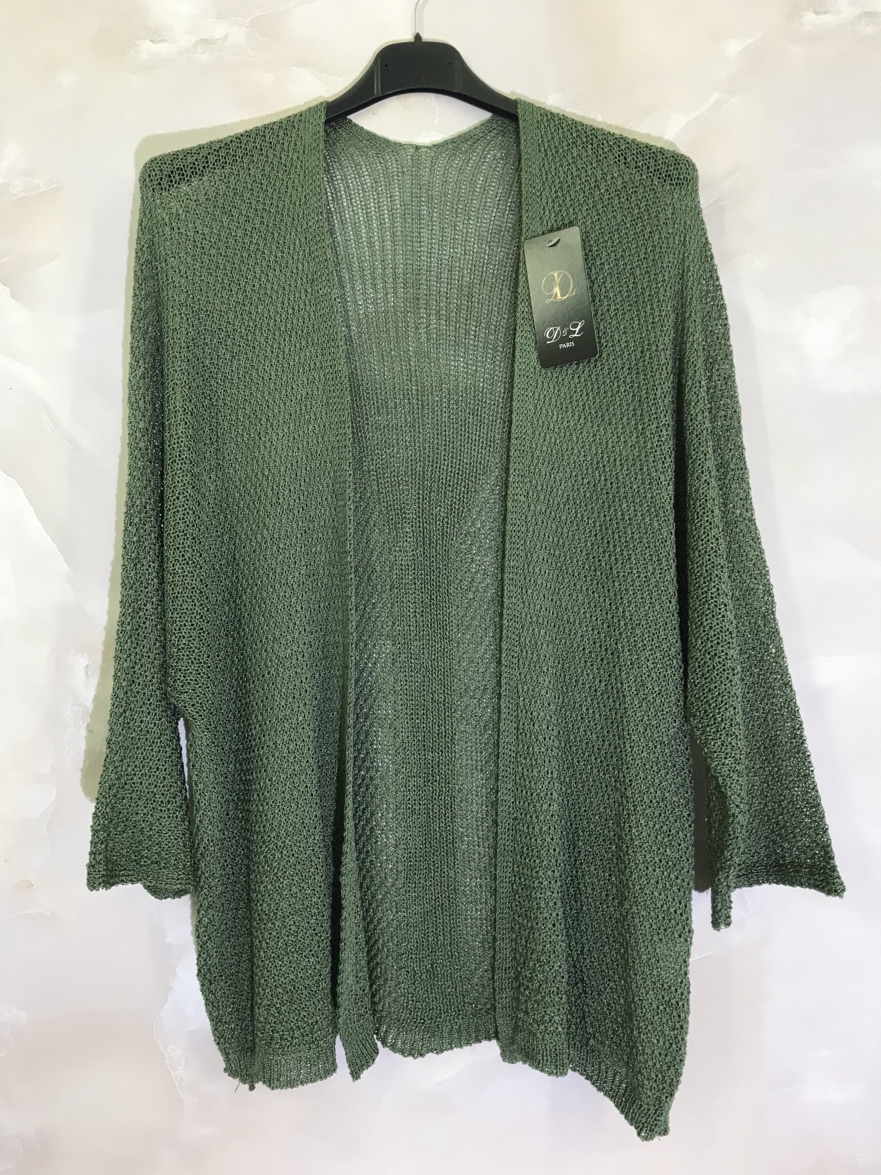 Finstickad cardigan med halv-långa ärmar i stor storlek