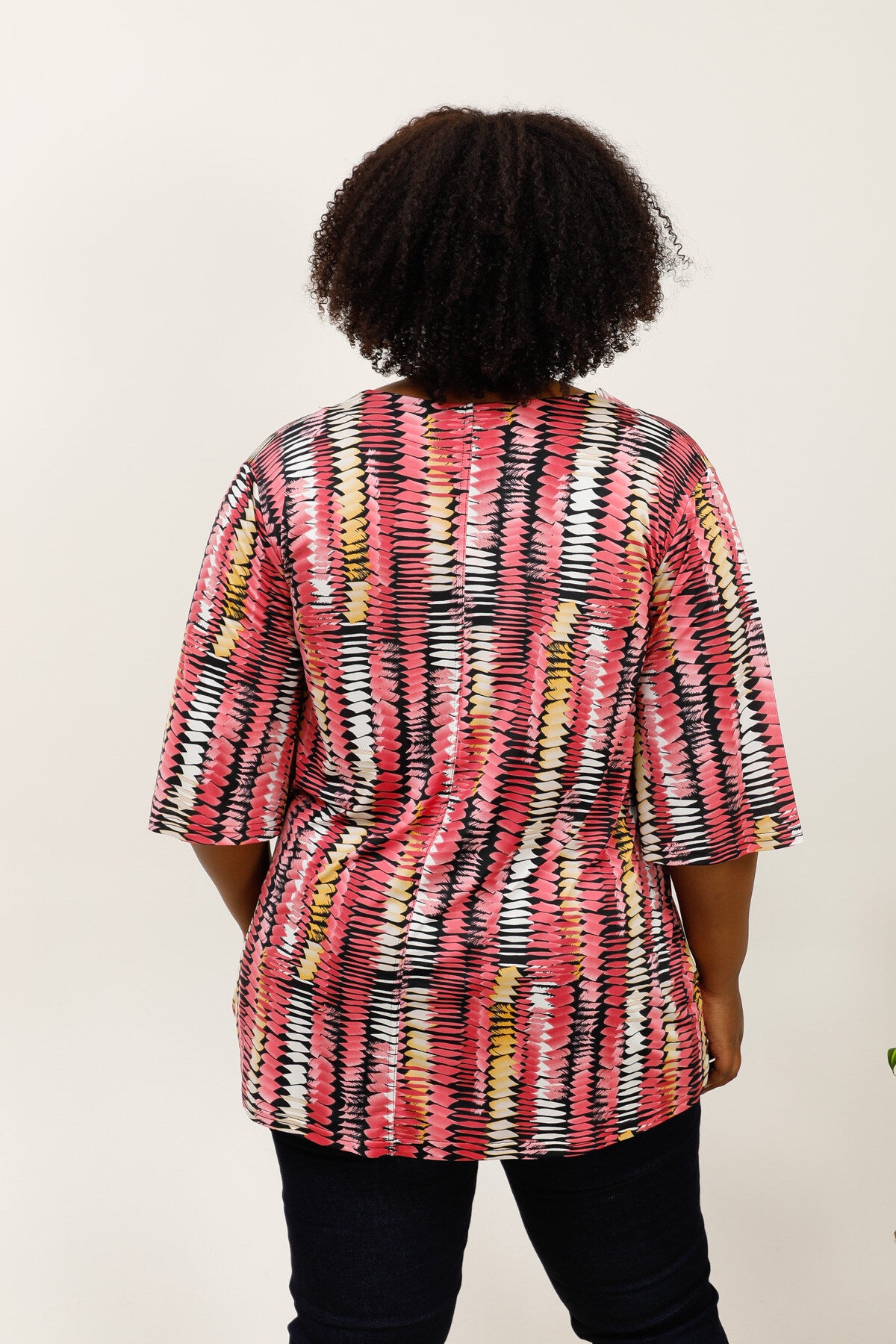 Hauts i V-ringad Tryck med Flödande Knut i Stor Storlek