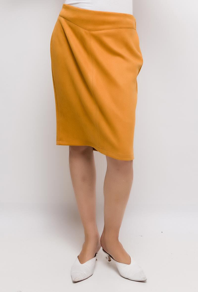 Plus Size Suede Skirt for Stylish Comfort