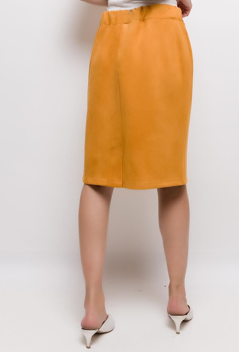 Plus Size Suede Skirt for Stylish Comfort