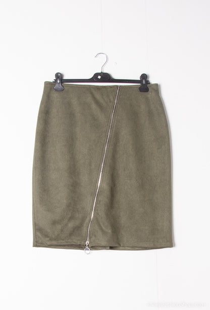 Plus Size Suede skirt with zip on the front