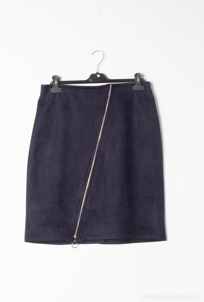 Plus Size Suede skirt with zip on the front