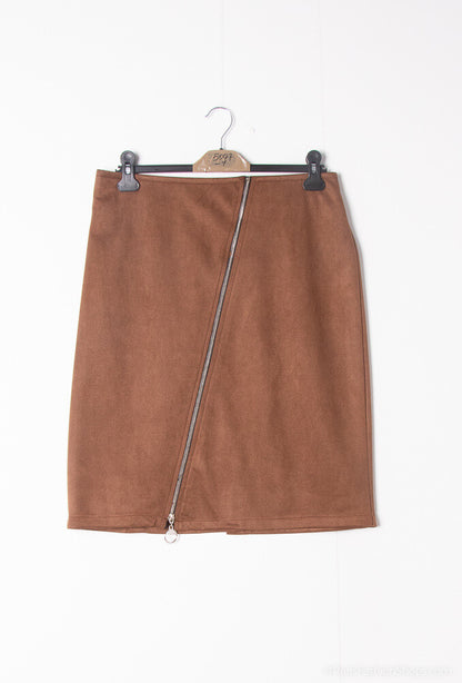 Plus Size Suede skirt with zip on the front