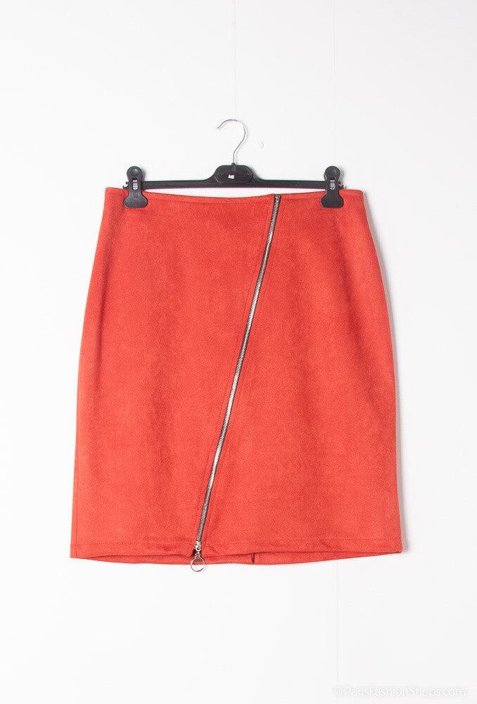Plus Size Suede skirt with zip on the front