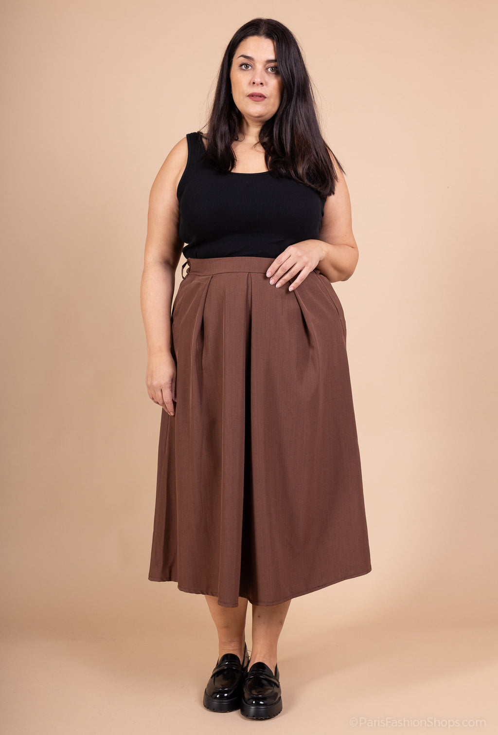 Flared skirt with pockets sizes 8 to 18 i Stor Storlek
