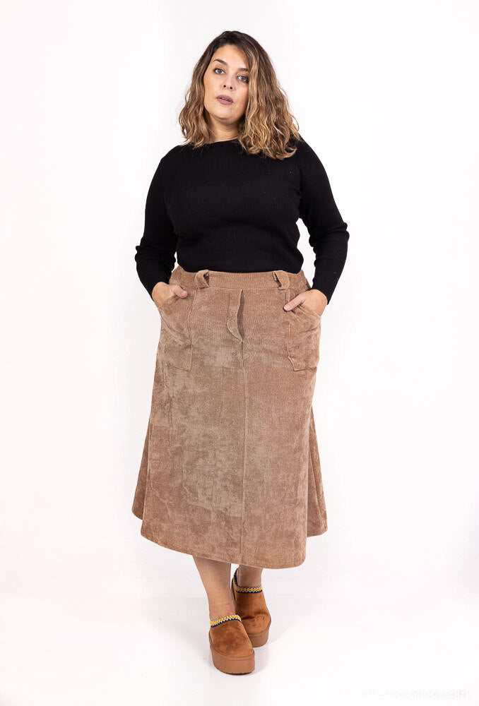 Long velvet skirt with pockets