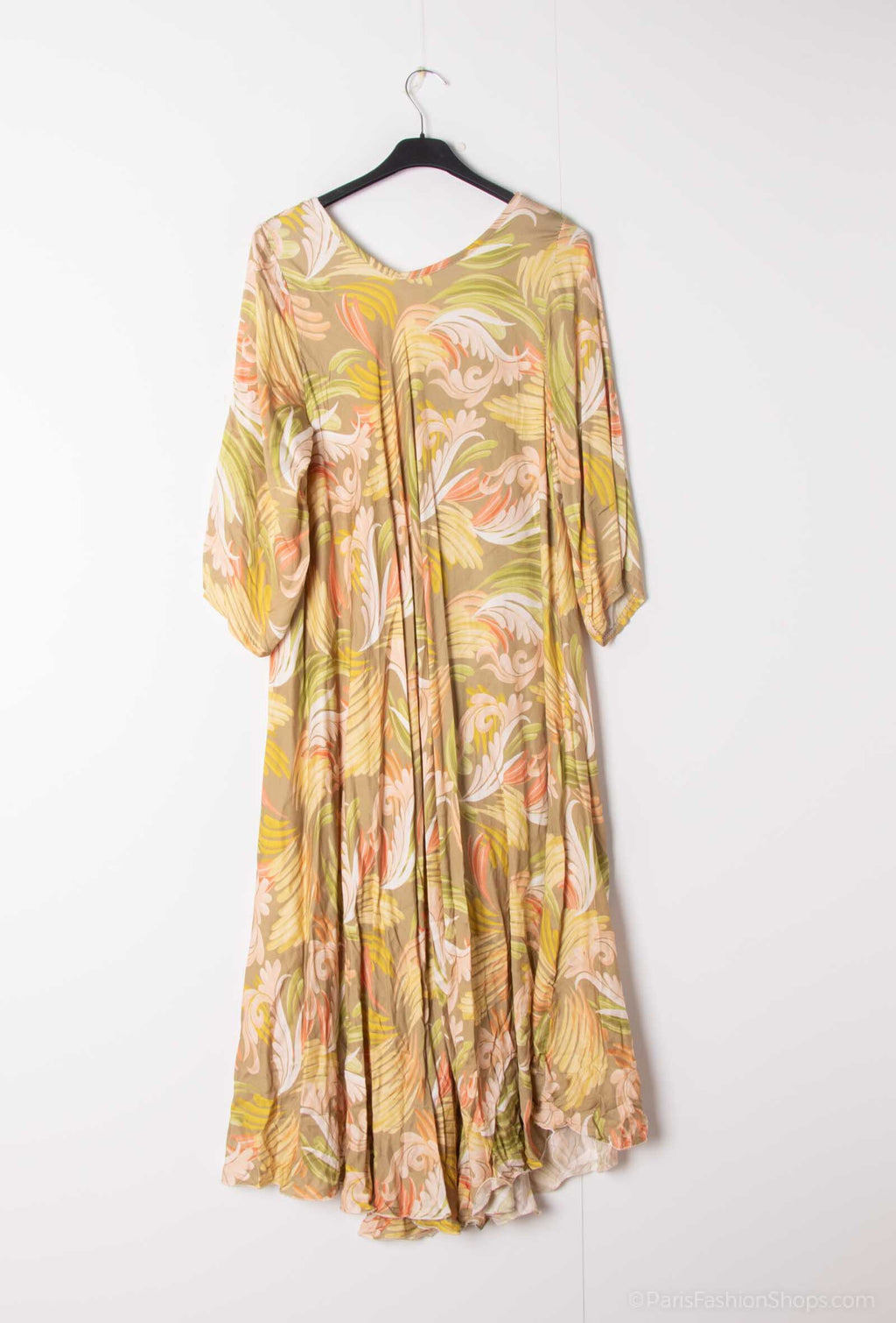 Fluid klänning i italiensk viskos för stor storlek