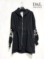 Tvåfärgad kappa med leopardmönstrade stickade ärmar, storlekar 38 till 48 i Stor Storlek