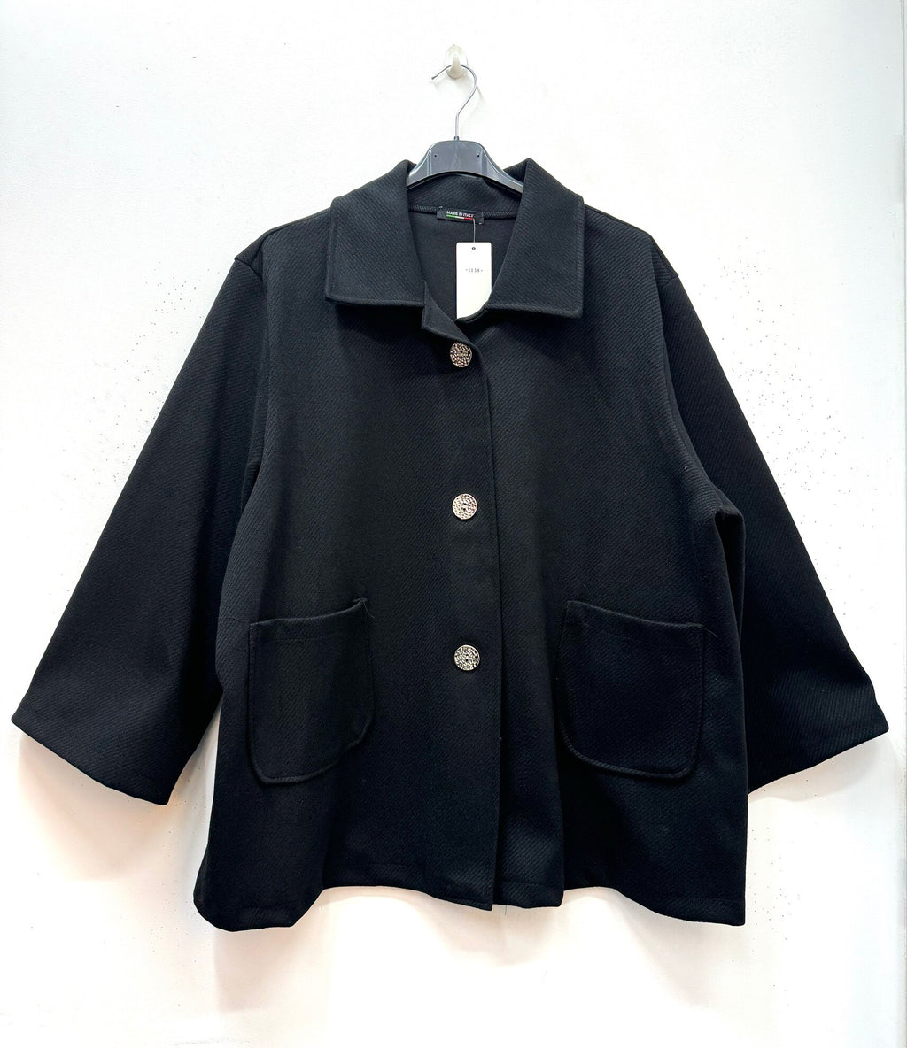 Kappa med klassisk krage i ribbat ull-liknande material i Stor Storlek