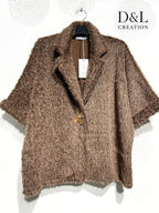 Chic short coat with flower brooch sizes 38 to 54 i Stor Storlek