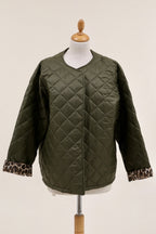 Quiltad vadderad jacka med leopardtryck i Stor Storlek