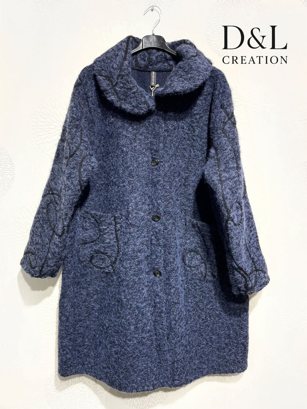 Boiled wool coat with embroidery sizes 38 to 48 i Stor Storlek