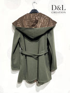 Tvåfärgad öppen kappa med tryckt krage, storlekar 38 till 48 i Stor Storlek