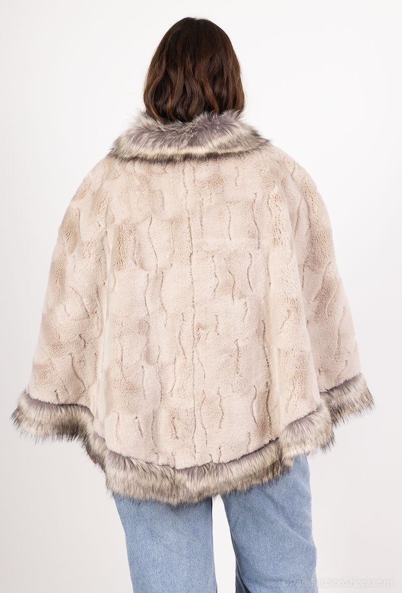 Plus Size Pancho i Fuskpäls