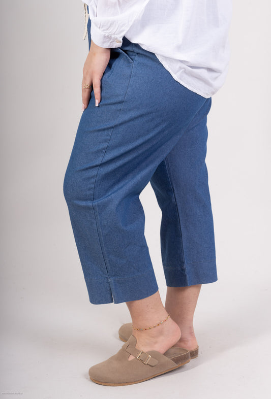Cropped pants