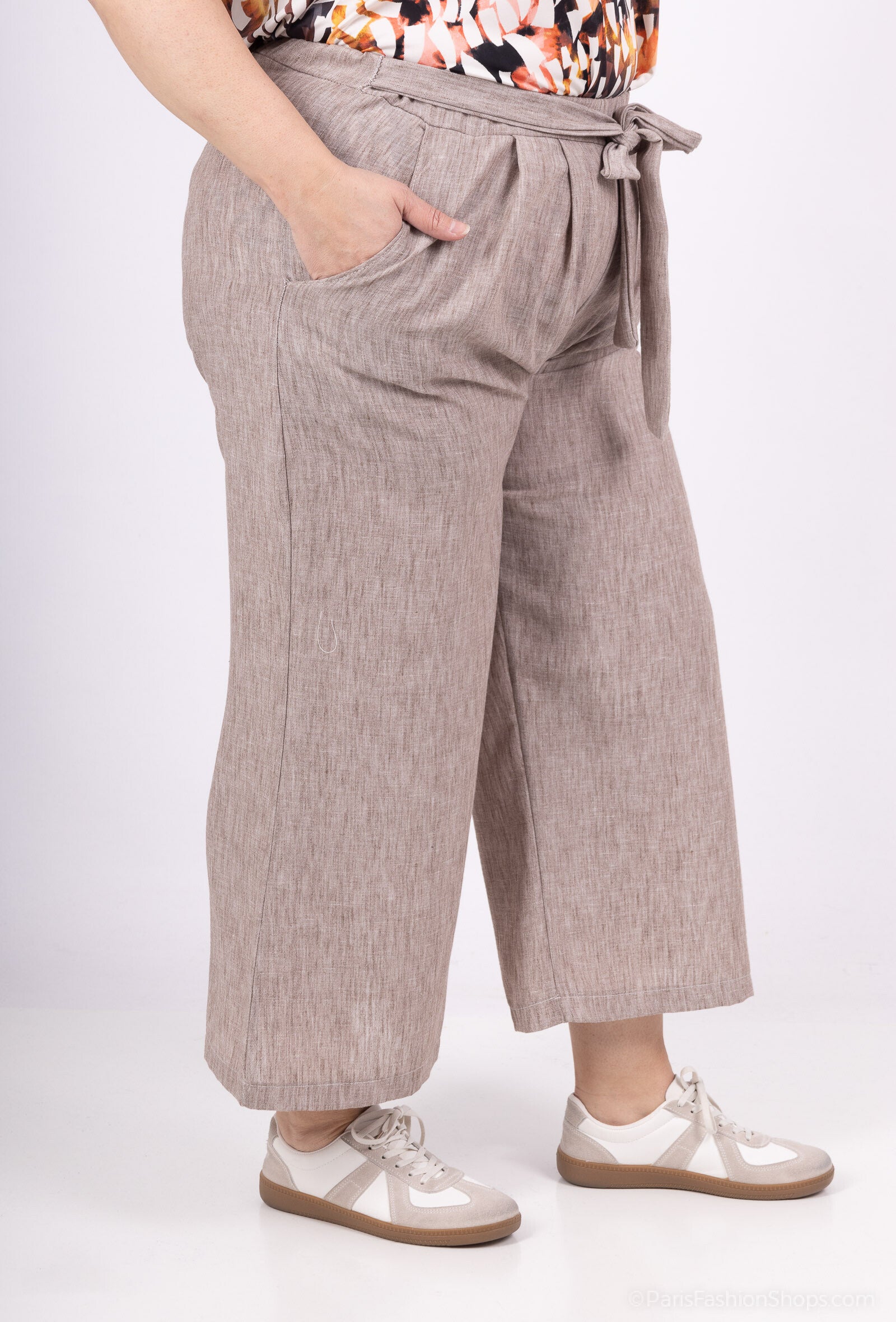 Cropped pants
