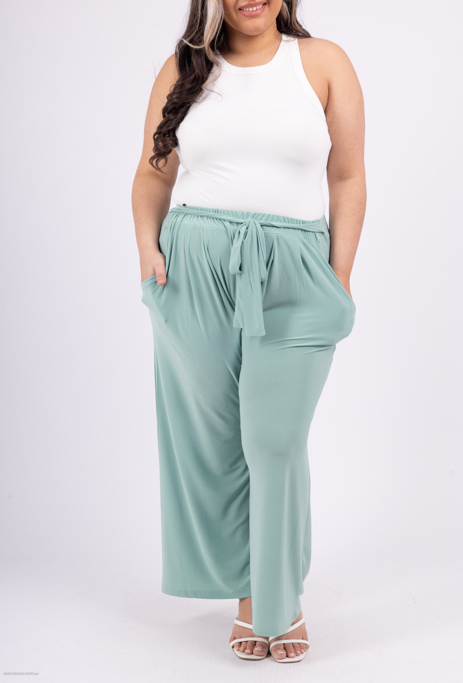 Plus Size Fluid Pantacourt med bälte