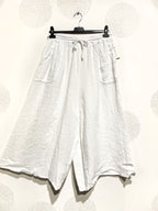 Plus Size 7/8 pants in linen with T38 to T50 pockets