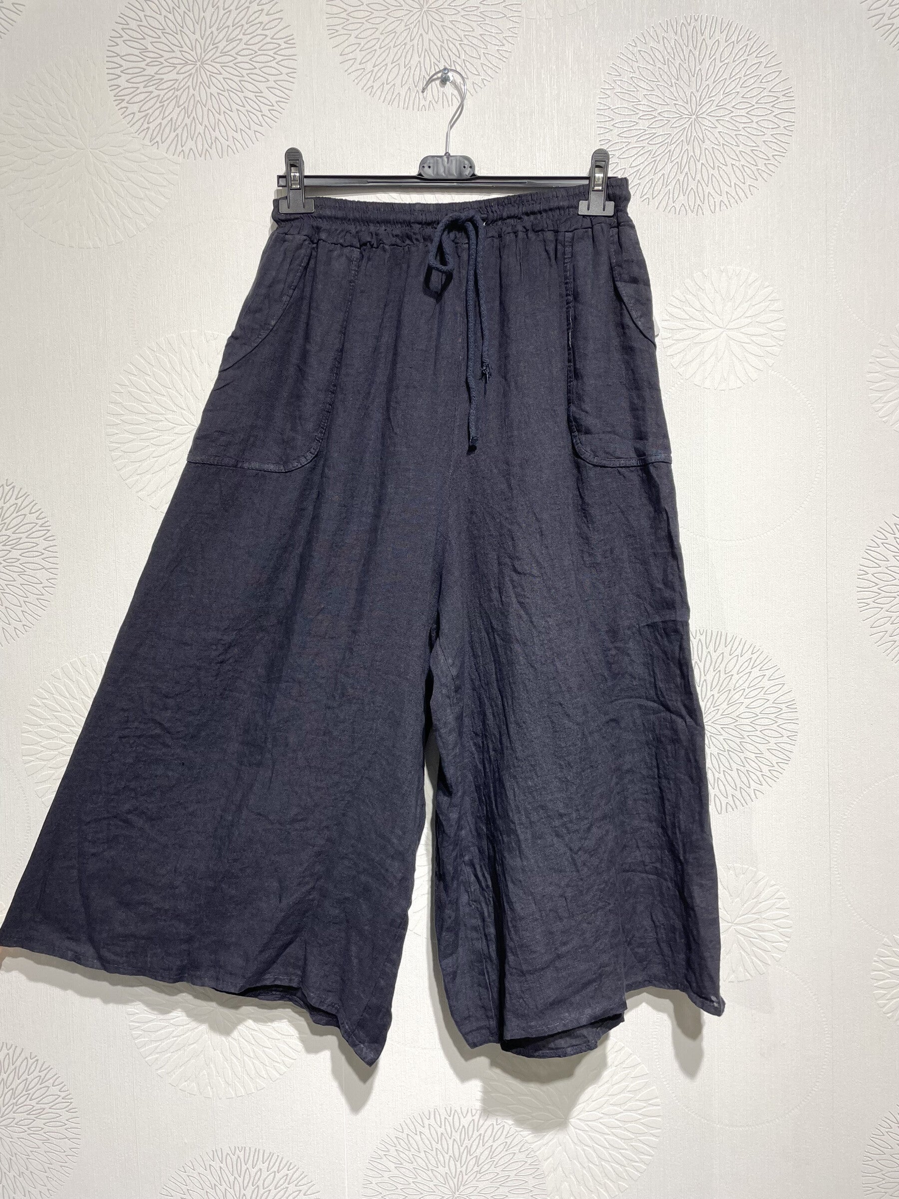Plus Size 7/8 pants in linen with T38 to T50 pockets