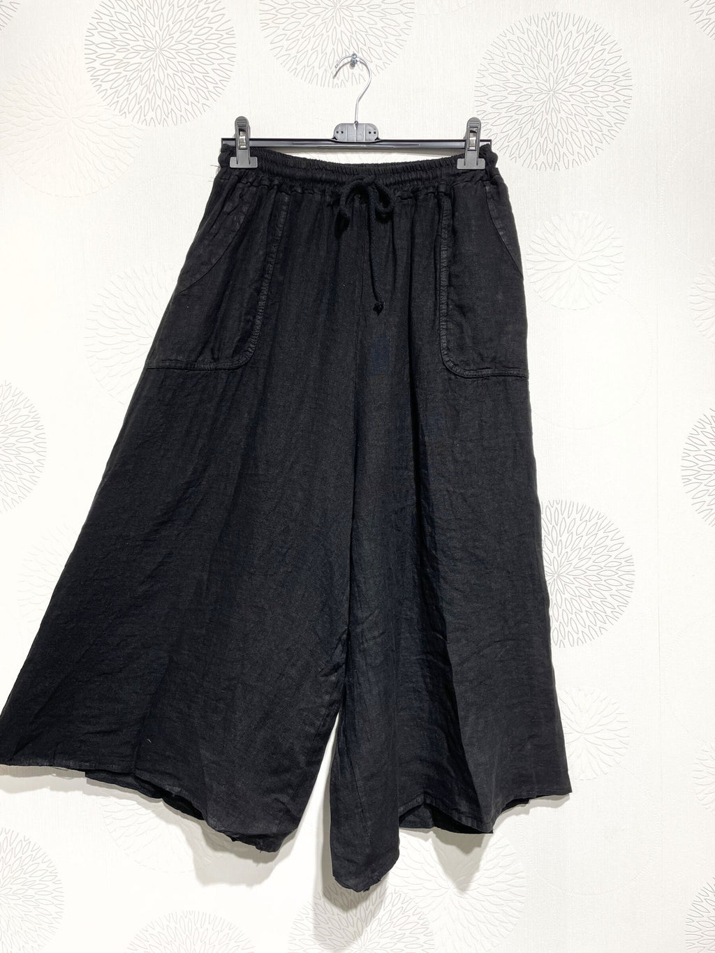 Plus Size 7/8 pants in linen with T38 to T50 pockets