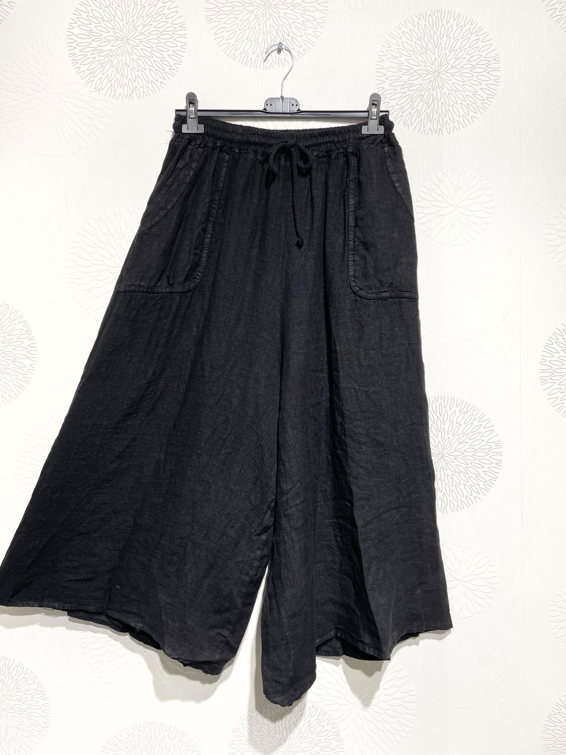 Plus Size 7/8 pants in linen with T38 to T50 pockets
