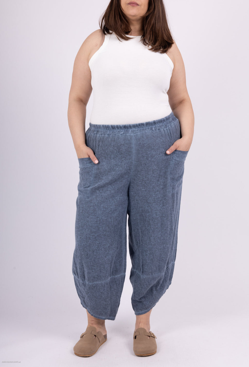 Light/Sarouel cargo pantacourt in cotton/linen mixture i Stor Storlek