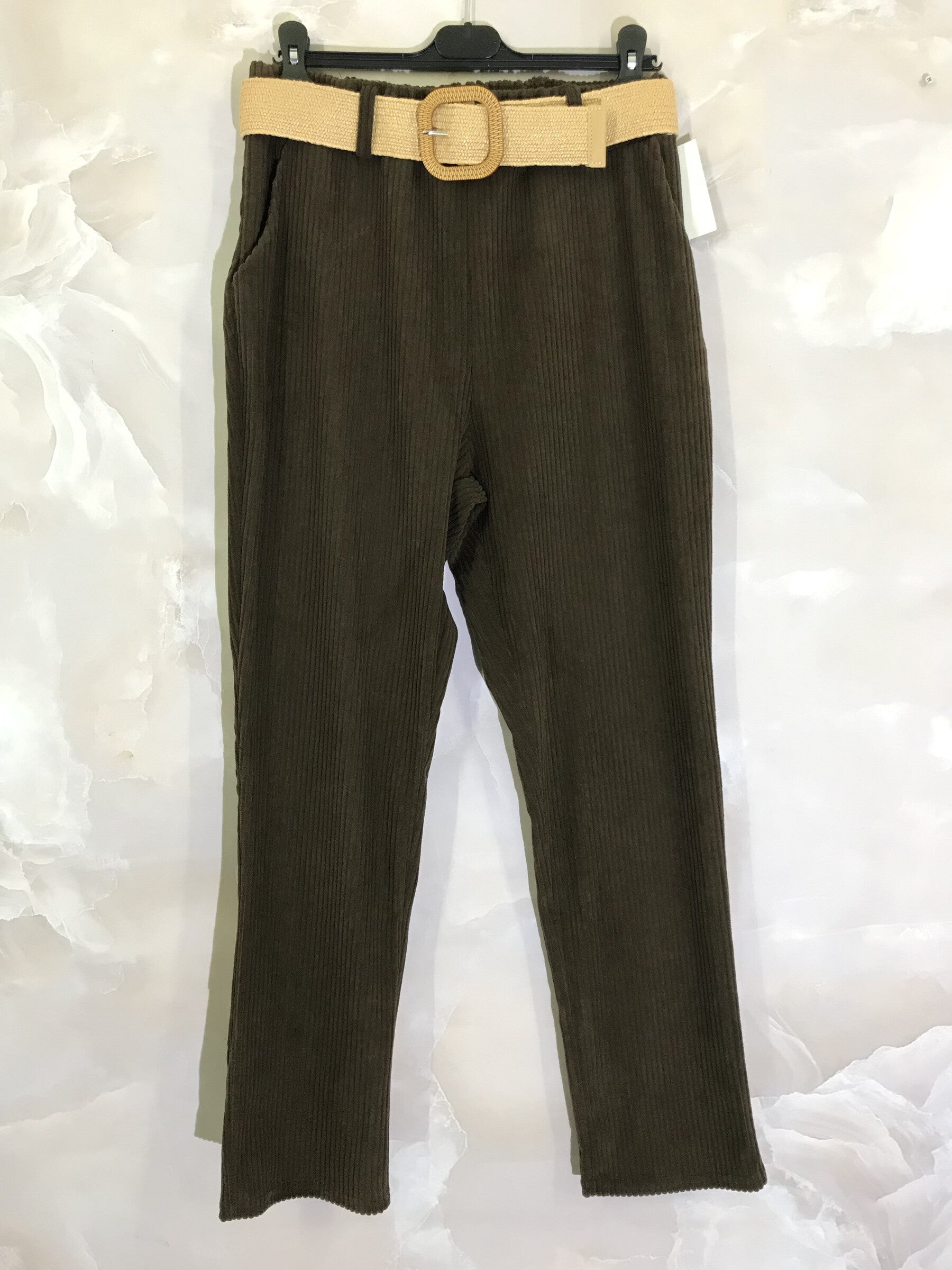 Plus Size Velvet cigarette pants with elastic waistband and pockets