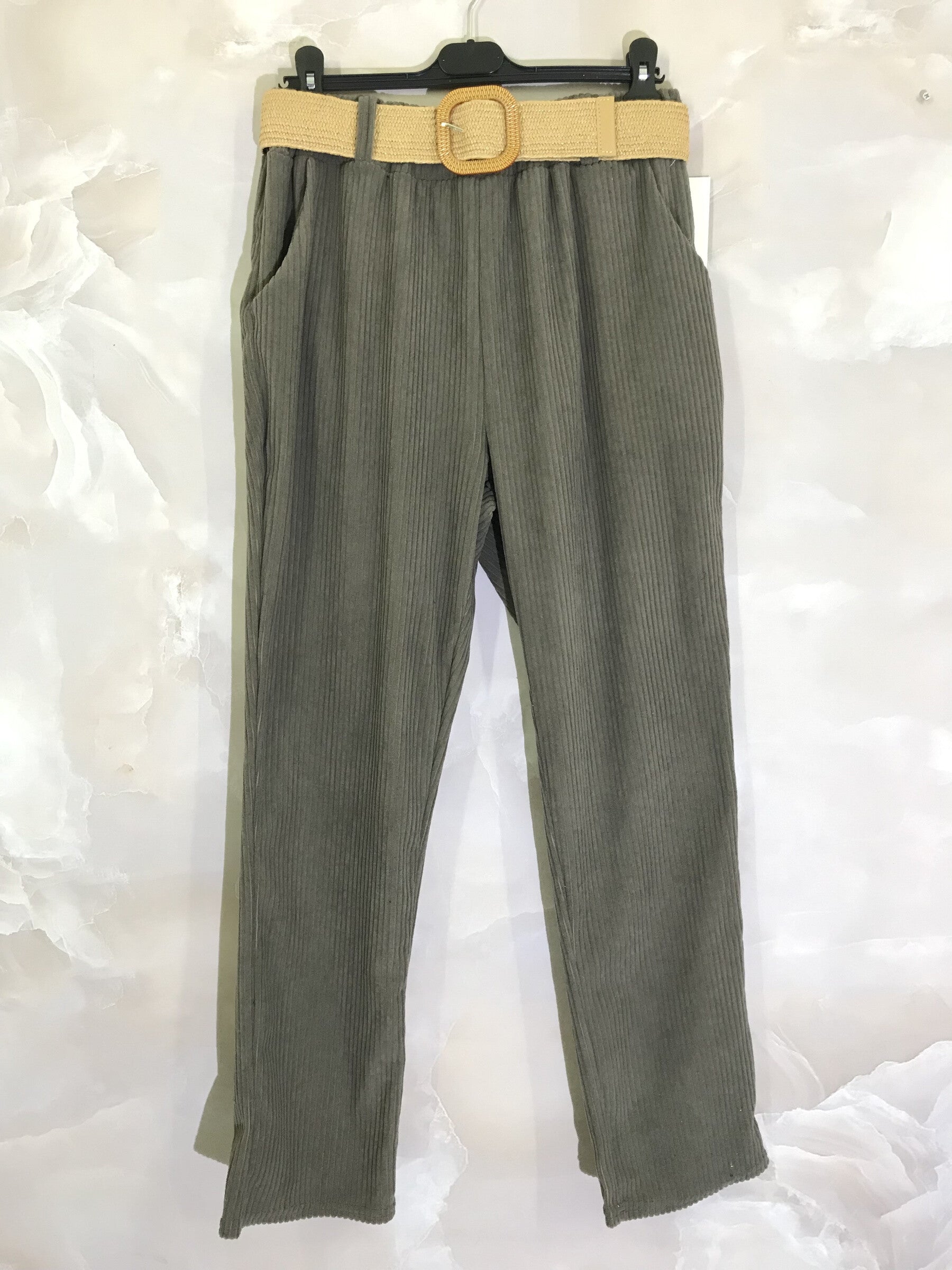 Plus Size Velvet cigarette pants with elastic waistband and pockets