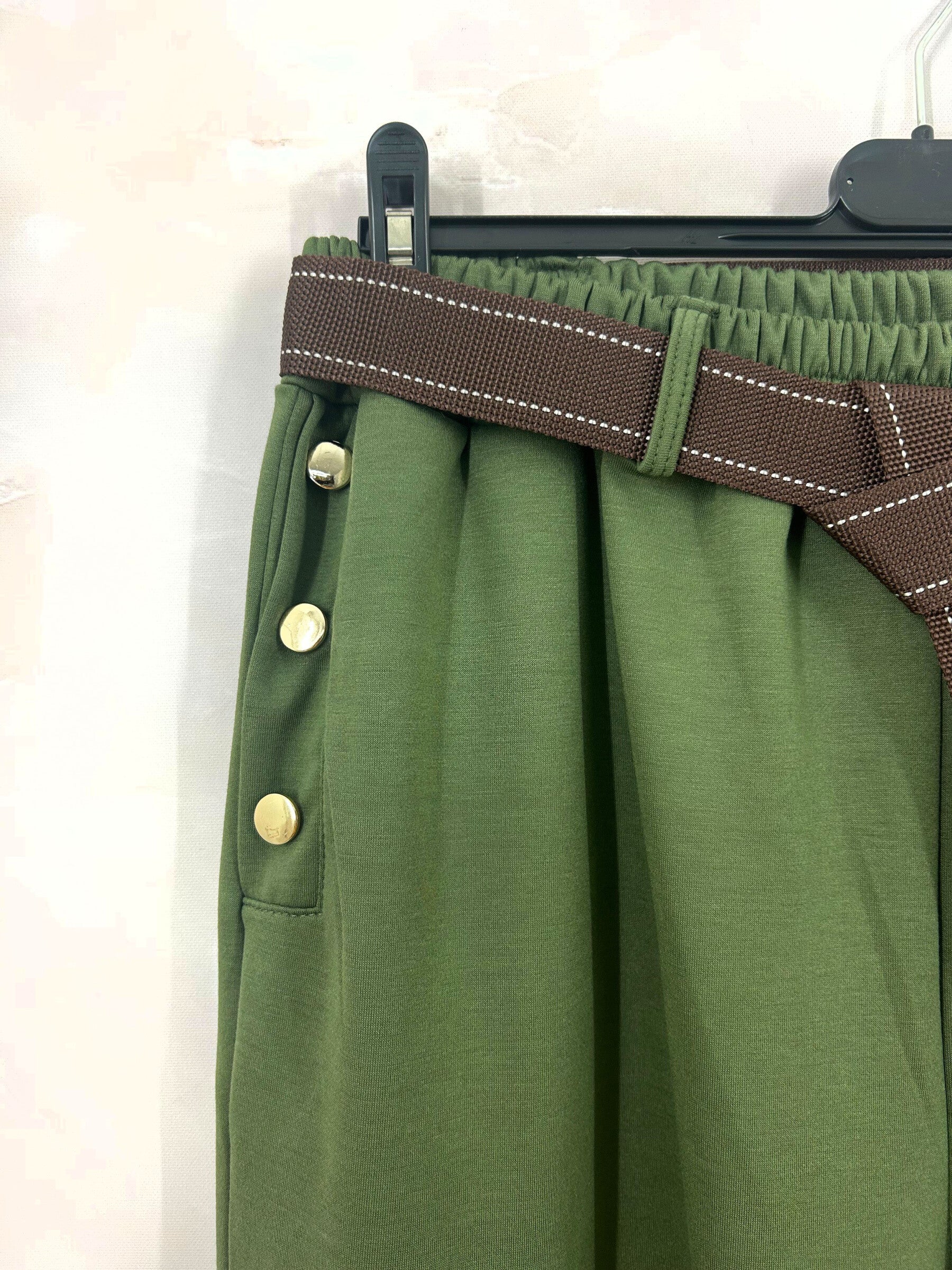 Plus Size Mjukbyxor med Knappar på Fickorna