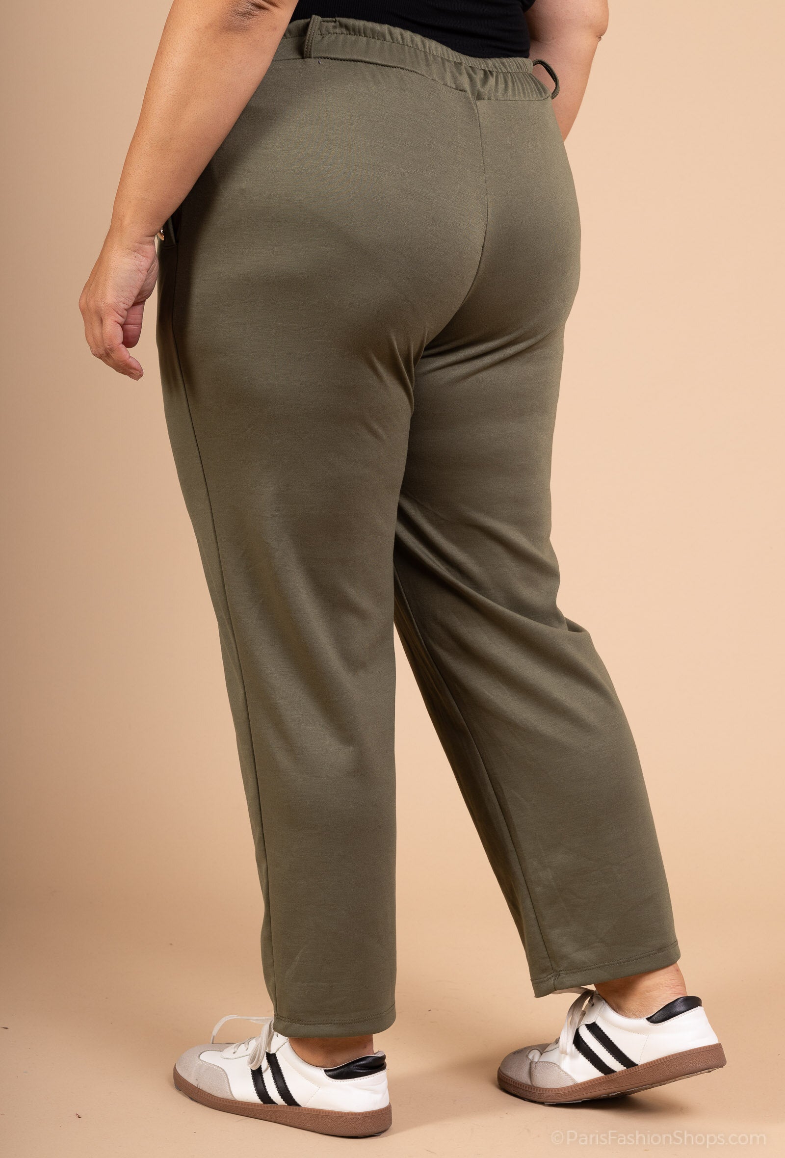 Mjukbyxor med knäppta fickor i storlekar 40 till 54 i Stor Storlek