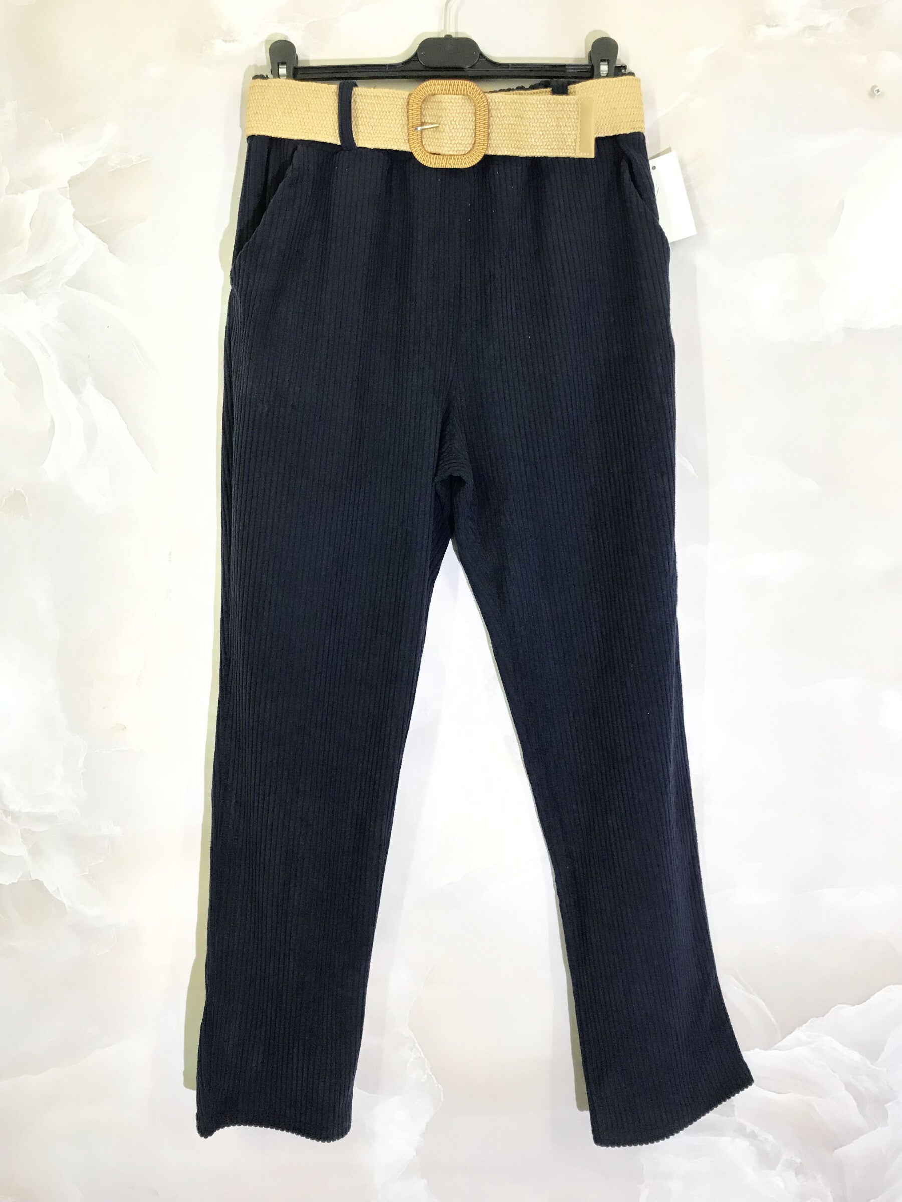 Velvet trousers with elastic waistband and pockets