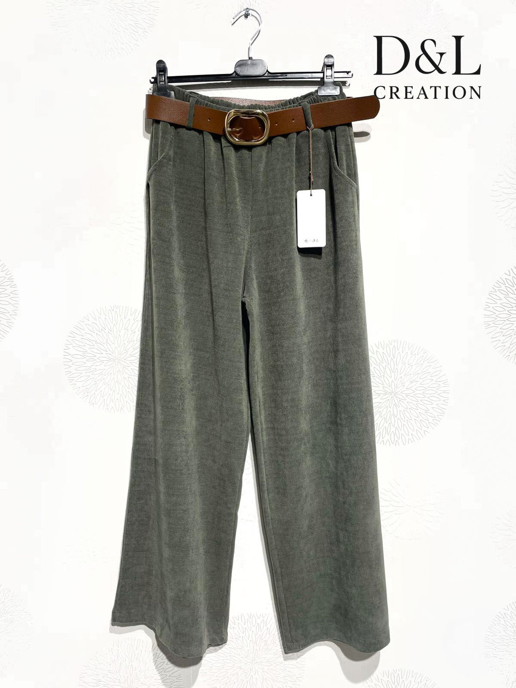 Soft and stretchy velvet pants with wide legs