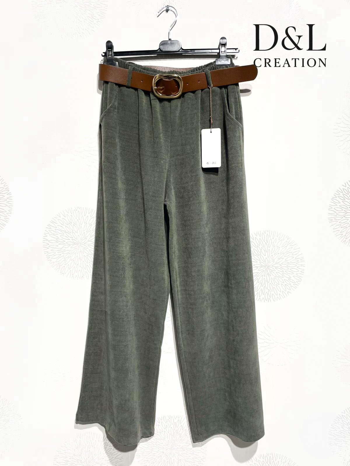 Soft and stretchy velvet pants with wide legs