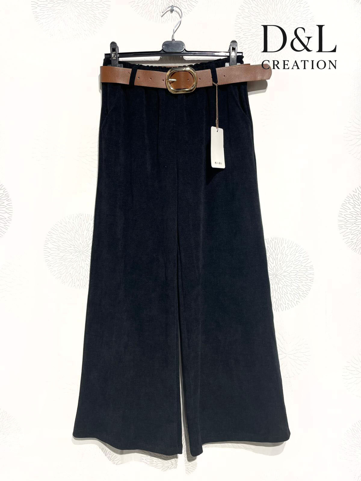 Soft and stretchy velvet pants with wide legs