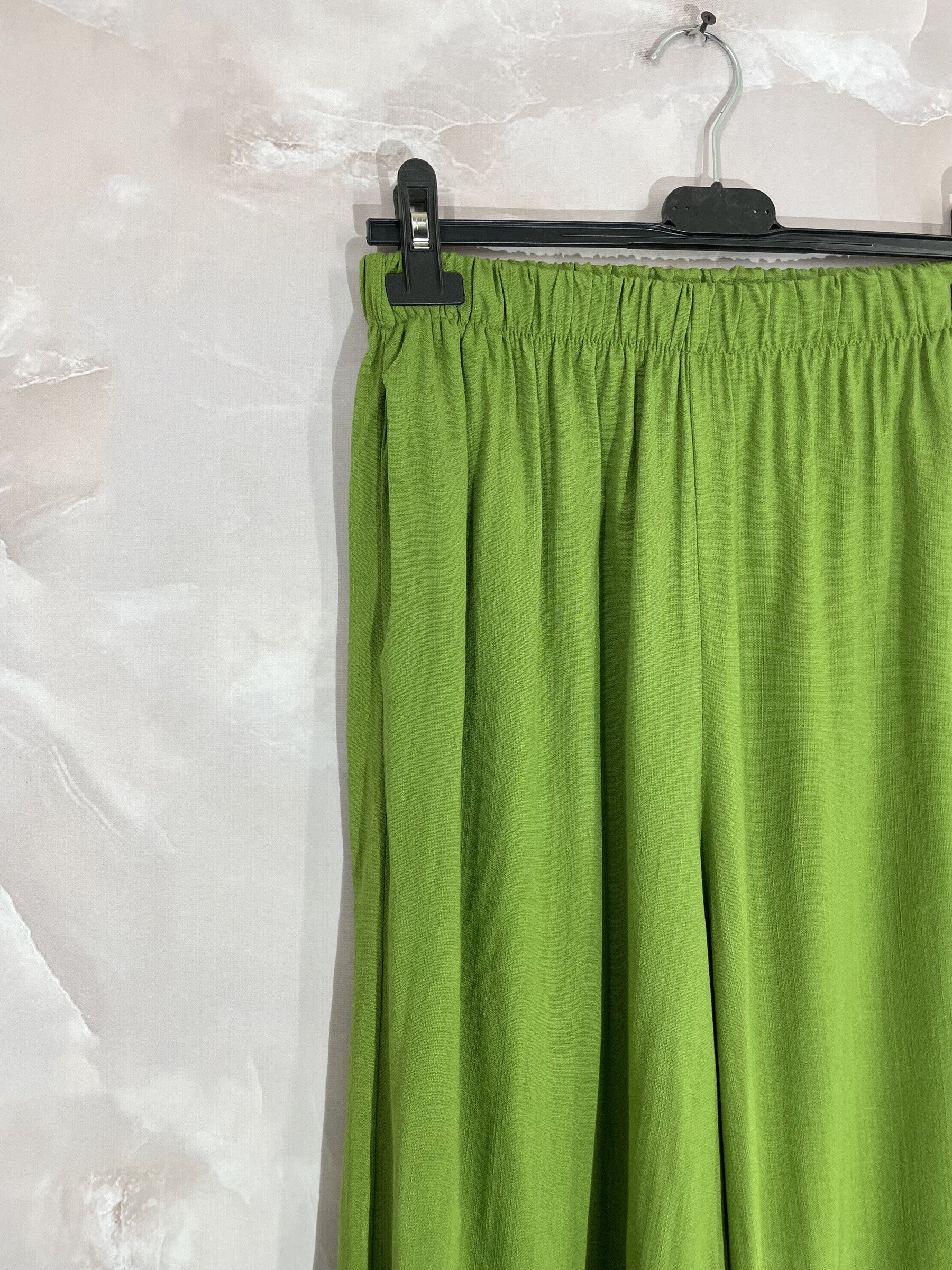 Plus Size Fluid Byxort i Viskos med Fickor T38 till T48