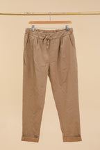 Super stretchy pants with front pleats i Stor Storlek