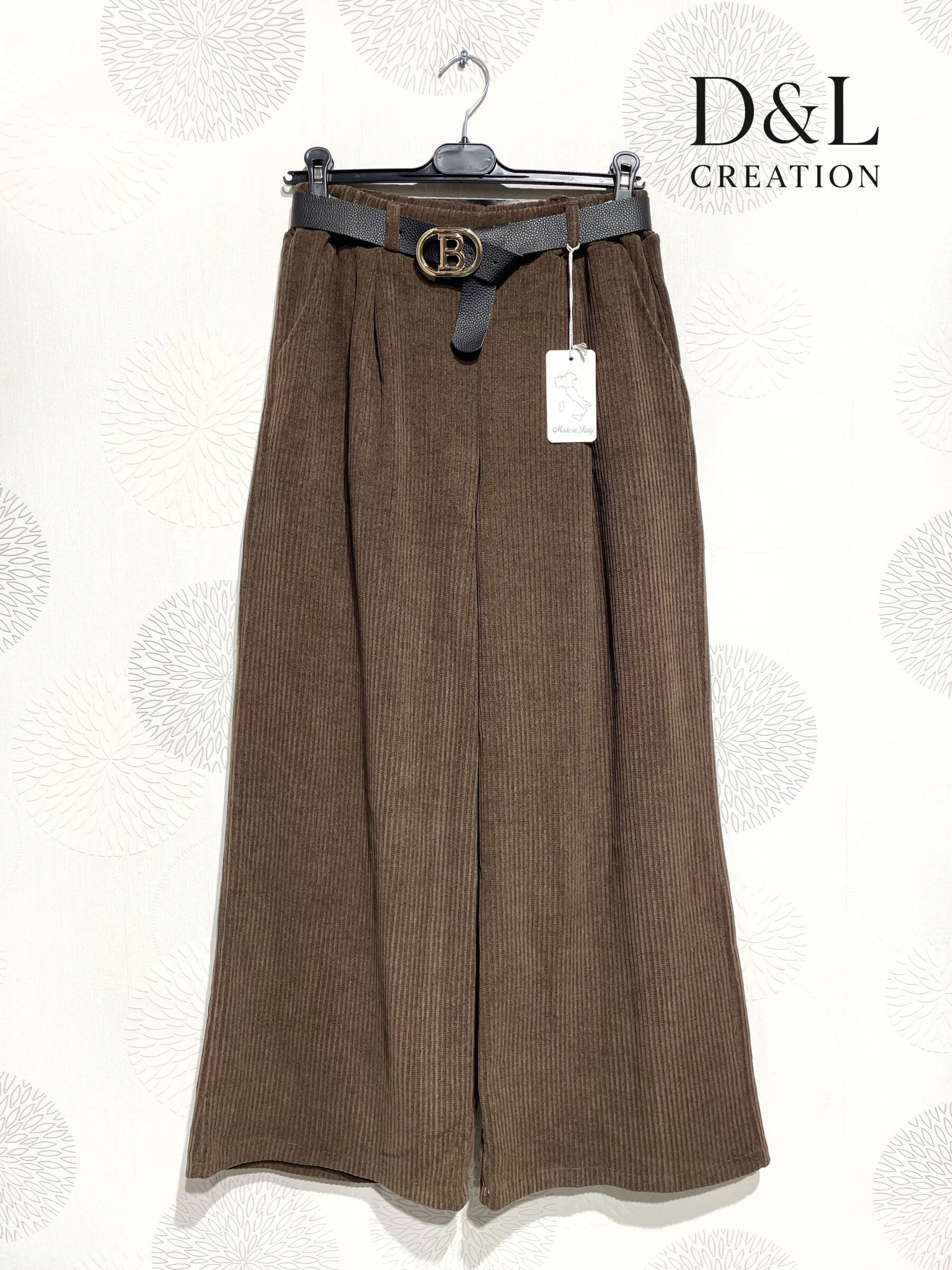 Wide-leg pants in thick woolen velvet