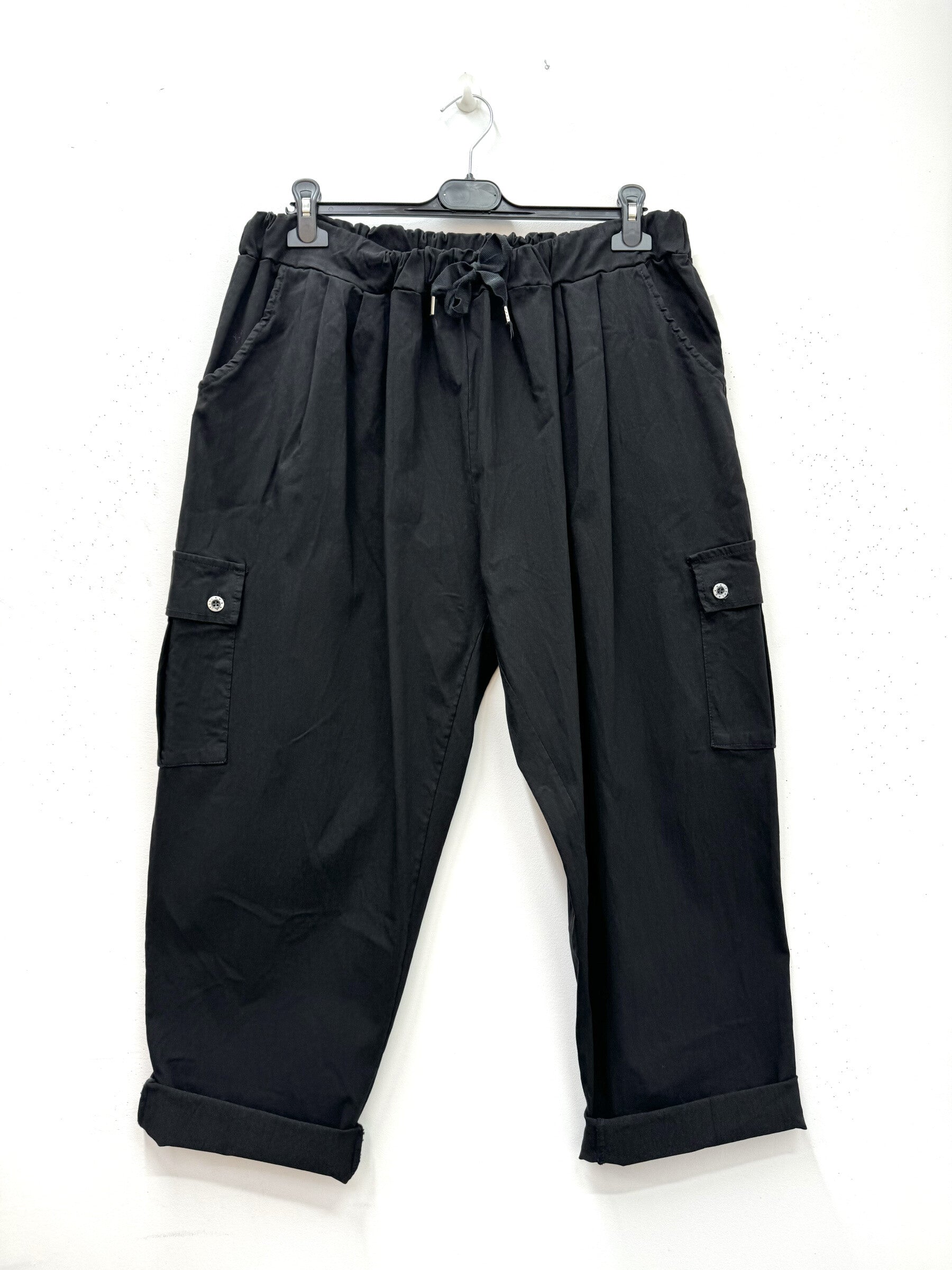 Ultra-wide cargo style pants i Stor Storlek