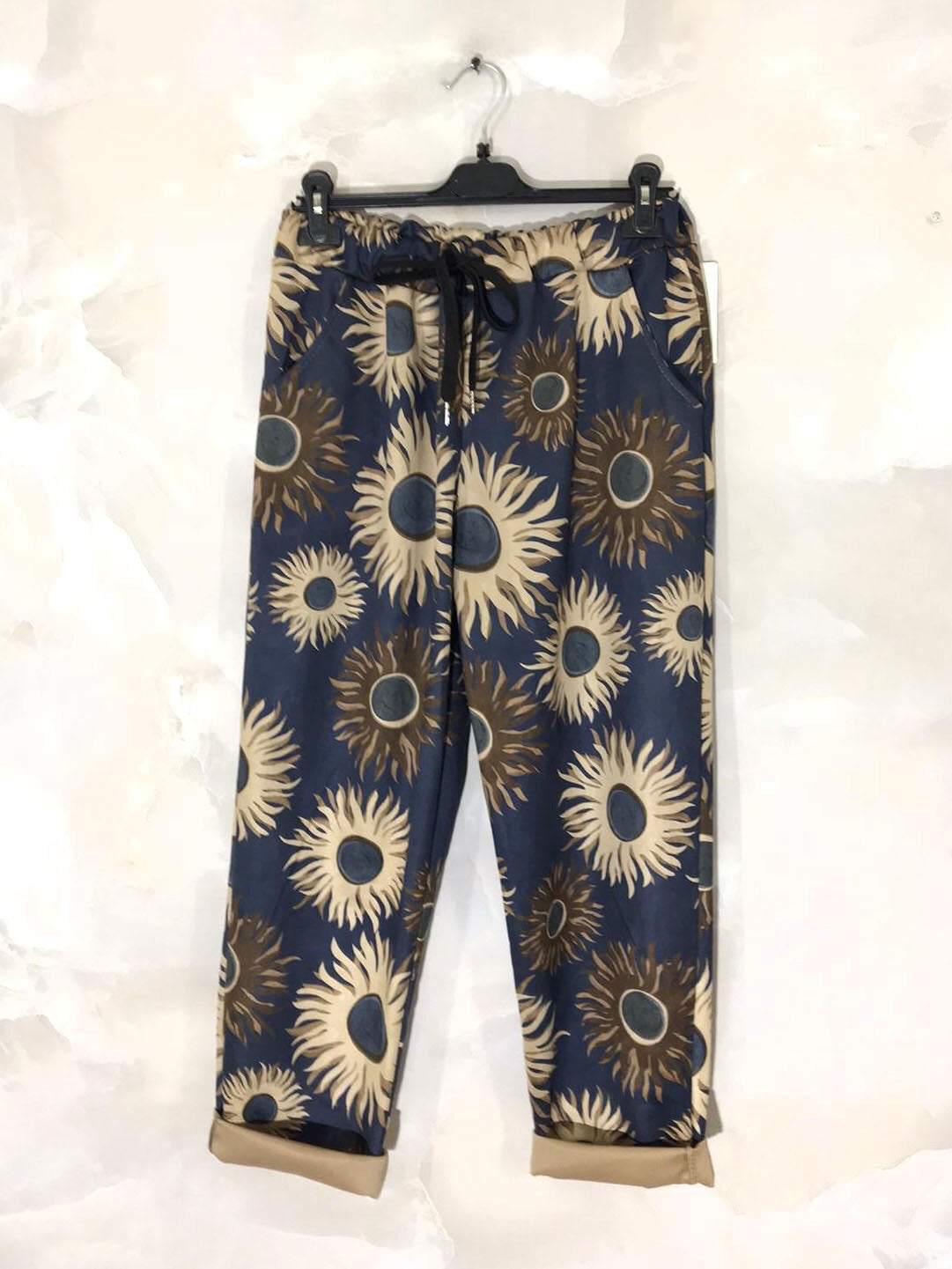 Printed suede pants sizes 38 to 48 i Stor Storlek