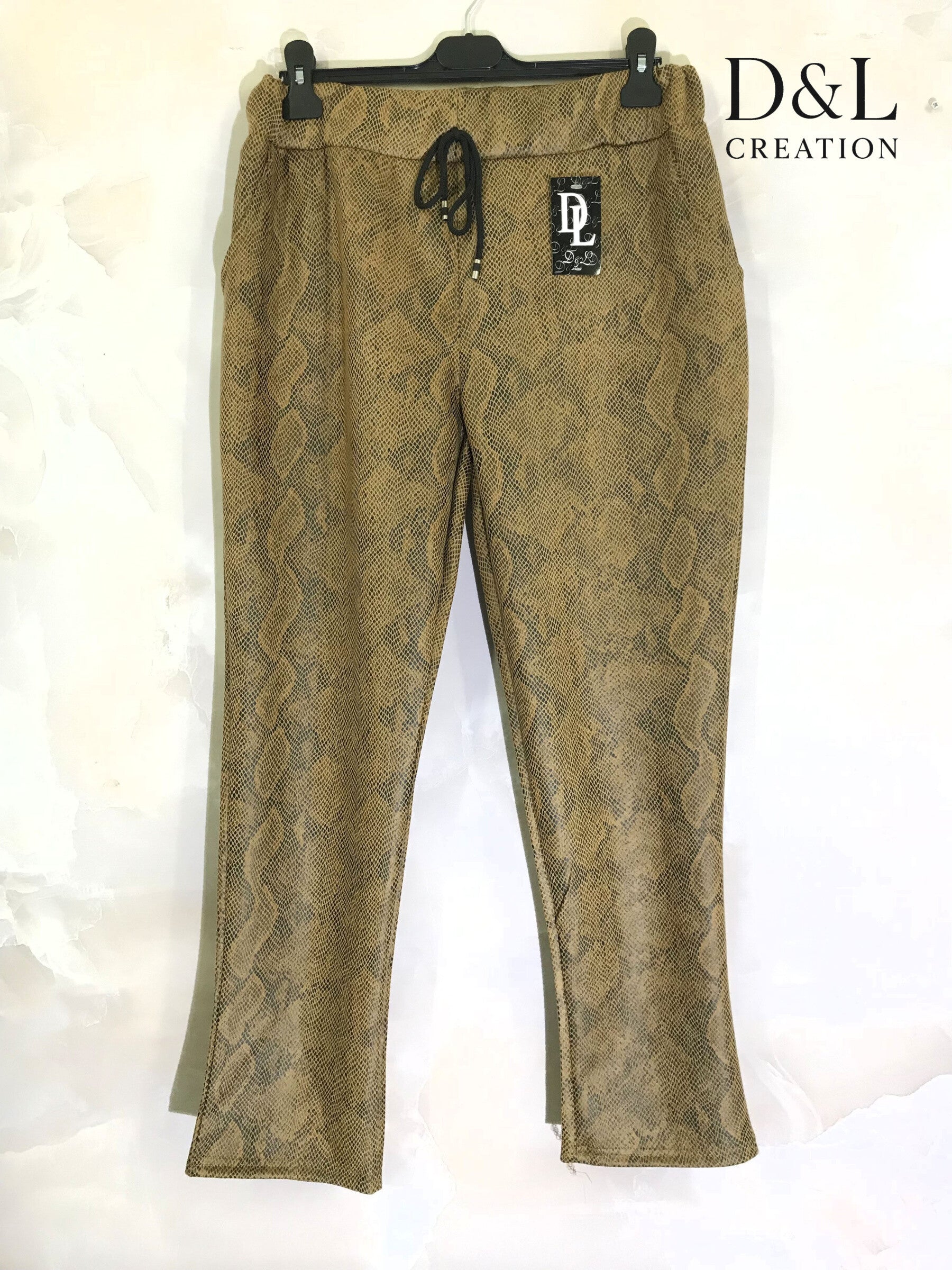 Solid suede pants with pockets