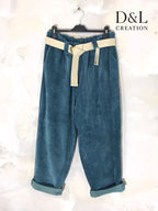 Corduroy byxor med beige bälte i storlek 38 till 54